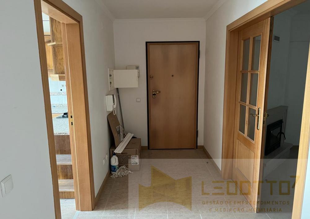 Hall(1)